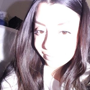 Meet your Posher, Claudia